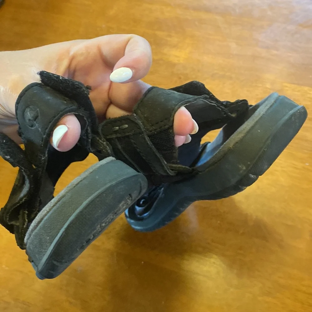Merrell Mens Black Sandals 7 GUC